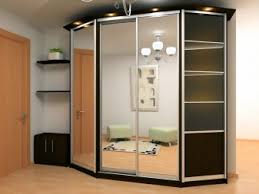 خزائن 127 صورة أنواع وأحجام النماذج في الغرفة أثاث للملابس تحت الدرج في منزل خاص تصميم مع مصاريع دوارة