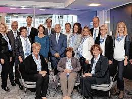 De woonwinkel met de grootste collectie betaalbare kwaliteitsmeubelen! Vr Bank Ostalb Ehrt Und Verabschiedet Beschaftigte Ostalbkreis