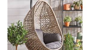 Even though it took ages to get on the website to pre order this item, it was well worth the wait. Aldi Specialbuy Hanging Egg Chair Is Back But Shoppers Will Need To Be Quick Wales Online