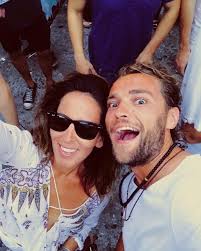 DHARI (@dharimusic) • Facebook