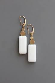 Gemstone Jewelry In 2020 Geode Jewelry Amazing Jewelry Jewelry Trends