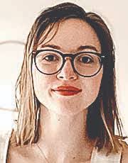 Natalie Marsh's Instagram, Twitter & Facebook