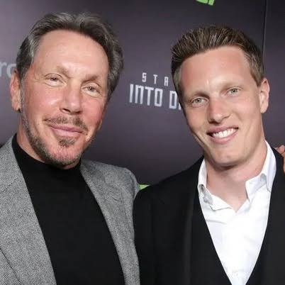 🚨 CNN'S FATE MAY BE SEALED — LOOK AT WHAT'S ALREADY HAPPENING AT CBS 🚨  Netflix just walked away from its $83 billion deal for Warner Bros.  Discovery. That clears the path