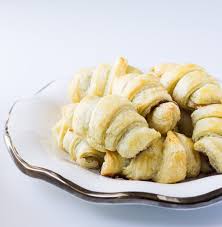 4 Ingredient Banana Nutella Croissants Recipe Culinary Hill Recipe Banana Nutella Puff Pastry Recipes Nutella