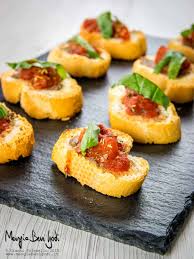 Ricette antipasti con crostini con foto e procedimento. Crostini Alla Marinara Con Pasta D Acciughe Pelati Aglio E Origano Mangia Bevi Godi Blog Di Cucina E Ricette