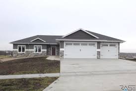 Open House Sat 4 29 2 3 Pm New Construction Zero Entry Ranch Walk Out In The Bluffs Of Brandon With A Great Open Flo Walk In Pantry Floor Plans Gas Fireplace