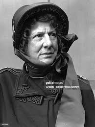 Cora Booth's Instagram, Twitter & Facebook