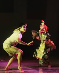 Meskipun mangkunegara ix dan sukmawati telah bercerai, namun paundrakarna tetap menjadi anak pertama lelaki dari garis keturunan raja. Paundrakarna Pangeran Ganteng Anak Sukmawati Soekarnoputri Calon Raja Di Solo Blog Unik