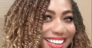 Holly Rains's Instagram, Twitter & Facebook