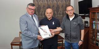 Dla klubu, który pokochał, był jednak kimś znacznie więcej. Ksiega Stulecia Legii Muzeum Sportu I Turystyki