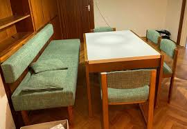 Danke für die genau im richtigen Zeitpunkt kommende Spende. Eine  Esszimmerbank mit Tisch und Stühlen wurde angefragt und einen Tag später  wurde mir eine angeboten ❤️❤️❤️ Viel Spaß mit den neuen Möbeln 😊