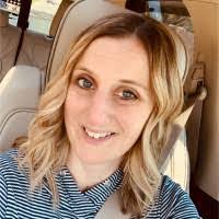 Holly Dowd's Instagram, Twitter & Facebook