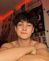 Social star who has gained 4 million fans to his mostlyluca tiktok account. Luca Schaefer Charlton Height Age Famous Birthdays How Old Tall Is The Tiktok Star