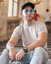 Singer/songwriter who rose to fame after winning the colombian talent show el factor x in 2007. 30 Ideas De Manuel Turizo En 2021 Famosos Cantantes Fotos De Michael Ronda