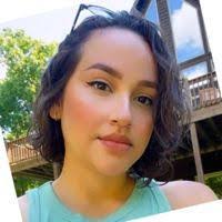 Lesley Romero's Instagram, Twitter & Facebook