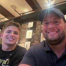 Everett Currie (@currie_everett)