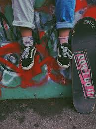 See more ideas about academia outfits, dark academia outfits, aesthetic clothes. Skaterr Bruh Girl Wallpapers Aesthetic Grunge Wallpaper Indie Skateboard