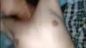 แหกหีสาวสวยเอาควยยัดแตดจนน้ำแตกใส่หี - XNXX.COM