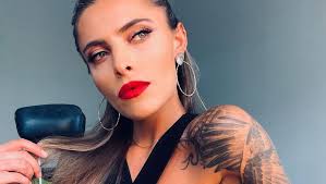 The couple started dating in 2017. Sophia Thomalla Seitenhieb Du Weisst Schon Dass Hier Uberall Auch Kameras Sind Bunte De
