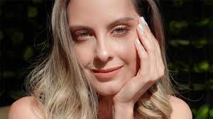 "¡Divina!", Laura Acuña encanta con su nuevo look