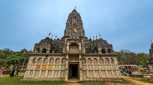 माँ छुरिया देवी मंदिर माँ छुरिया देवी का मंदिर अपने क्षेत्र और पूरे  छत्तीसगढ़ में काफी प्रसिद्ध मंदिरों में से एक है, माँ छुरिया मंदिर नव ...