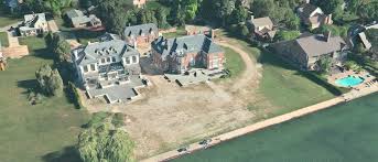 Dropwizz's 2k15 remix of eminem's superman. The House In Good Guy Video Eminem