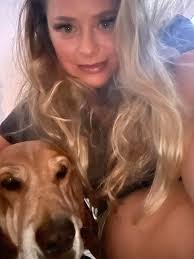 Abandoned beagle mix needs rescue and medical care