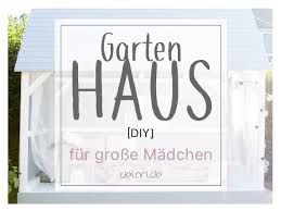 Zum Geburtstag Gab Es Fur Die Puppi Ein Gartenhaus Naturlich Selbstgebaut Wie Wir Das Gemacht Haben Und Wieso Erza Kinder Spielhaus Garten Gartenhaus Garten