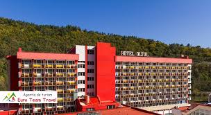 The aqua park is an exciting water playground that features inflatable attractions of all shapes and sizes that are easy and fun for kids and adults. Hotel Oltul Calimanesti Caciulata Tratament Calimanesti Caciulata