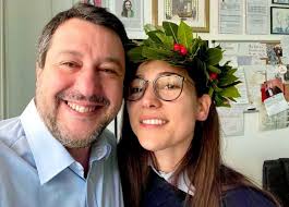 Jun 20, 2021 · francesca verdini, fidanzata di matteo salvini risponde alla lucarelli dopo l'attacco, ingiustificato e fuori luogo, da parte di selvaggia lucarelli a matteo salvini , la sua fidanzata francesca verdini le ha risposto fuori di sé: Matteo Salvini Francesca Verdini S Social Degree World Stock Market
