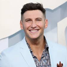 The Bachelorette's Blake Horstmann and Love is Blind's Giannina Gibelli are  expecting their first baby