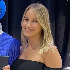 Alexxis Lopez's Instagram, Twitter & Facebook