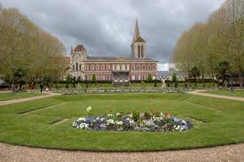 Lisieux Les Horaires D Ouverture Du Jardin Public Modifies A Cause De Personnes Alcoolisees Le Pays D Auge
