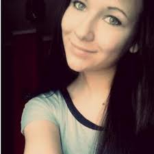 Evelyn Molnár (@edekee)