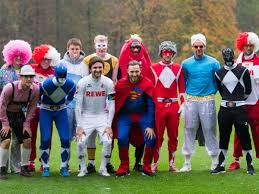 Alle infos zum verein 1. 1 Fc Koln Feiert Karneval Fussball