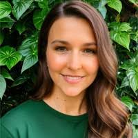 100+ perfiles de «Kelli»