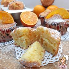 I muffin al limone e vaniglia sono molto facili da preparare e cotti al forno, un'idea per le feste di complkeanno da preparare anche insieme ai bambini. Muffin Soffici Alla Polpa D Arancia La Cucina Di Ginetta