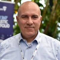 900+ perfiles de «Licari»