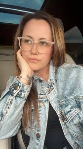 Alissa Lindsey's Instagram, Twitter & Facebook