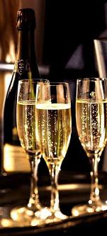 Nella Vita Tutti Noi Abbiamo Un Segreto Indicibile Un Rimpianto Irreversibile Un Sogno Irraggiungibile Champagne Champagne Flute Online Marketing Consultant