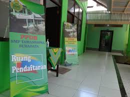 Maybe you would like to learn more about one of these? 200 Sekolah Swasta Di Surabaya Siap Gratis Untuk Siswa Miskin Kumparan Com