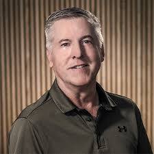 Andy Comer's Instagram, Twitter & Facebook