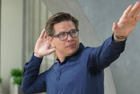 Ale los nie szczędził mu ciosów. Filip Chajzer Amachechlacz