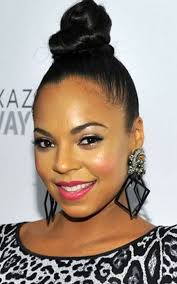 Alicia Keys Updo Hair Styles For Black Women Top Knot Hairstyles Hair Styles Bun Hairstyles