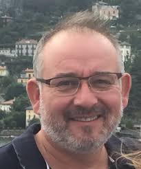 Robert Wortham's Instagram, Twitter & Facebook