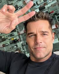 Mejor con los años, así luce Ricky Martin a sus 52 años 😍🤤📸