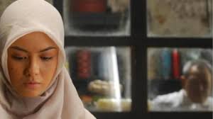 Tanda Tanya: Berbeda-beda, Tetap Belum Satu Jua — Cinema Poetica