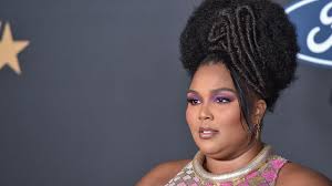 One person wrote, lizzo you're honestly such an icon and i aspire to be like you one day. What We Re Getting Wrong About Lizzo S Juice Cleanse Fashion Magazine