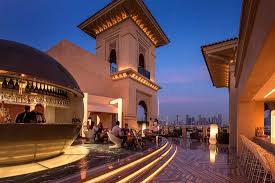 Eine Der Besten Bars In Dubai Mercury Lounge Rooftop Bar Dubai Reisebewertungen Tripadvisor On the rooftop of the four seasons jumeirah, this breezy and luxe lounge offers sea views and a mediterranean menu meant to transport you to the.