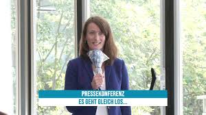 Saarlands ministerpräsident tobias hans springt seinem parteikollegen zur seite. Saarland De Live Im Rahmen Einer Pressekonferenz